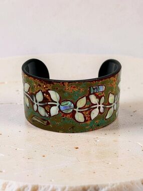Vintage Resin Pearl Abalone Inlay Cuff Bracelet 7-8"
